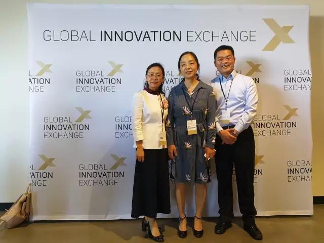 舒騁與GIX院長(zhǎng)史元春教授（中）