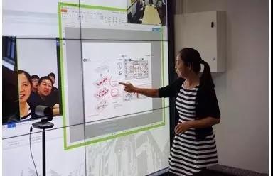 史元春教授使用遠(yuǎn)程視頻通信云教育系統(tǒng)上課